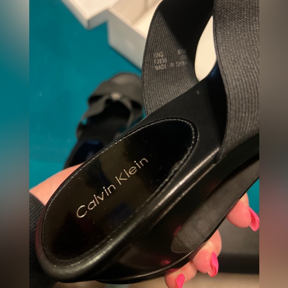Calvin Klein Black Ying Platform Sandals Open Toe, Stretchy Strap. Size 8.5 - Picture 6 of 9